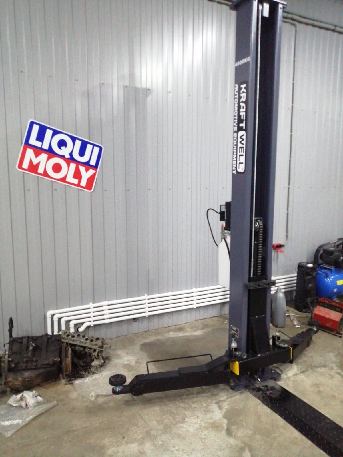 Подъемник автомобильный 4 тонны KraftWell KRW4SLM/220