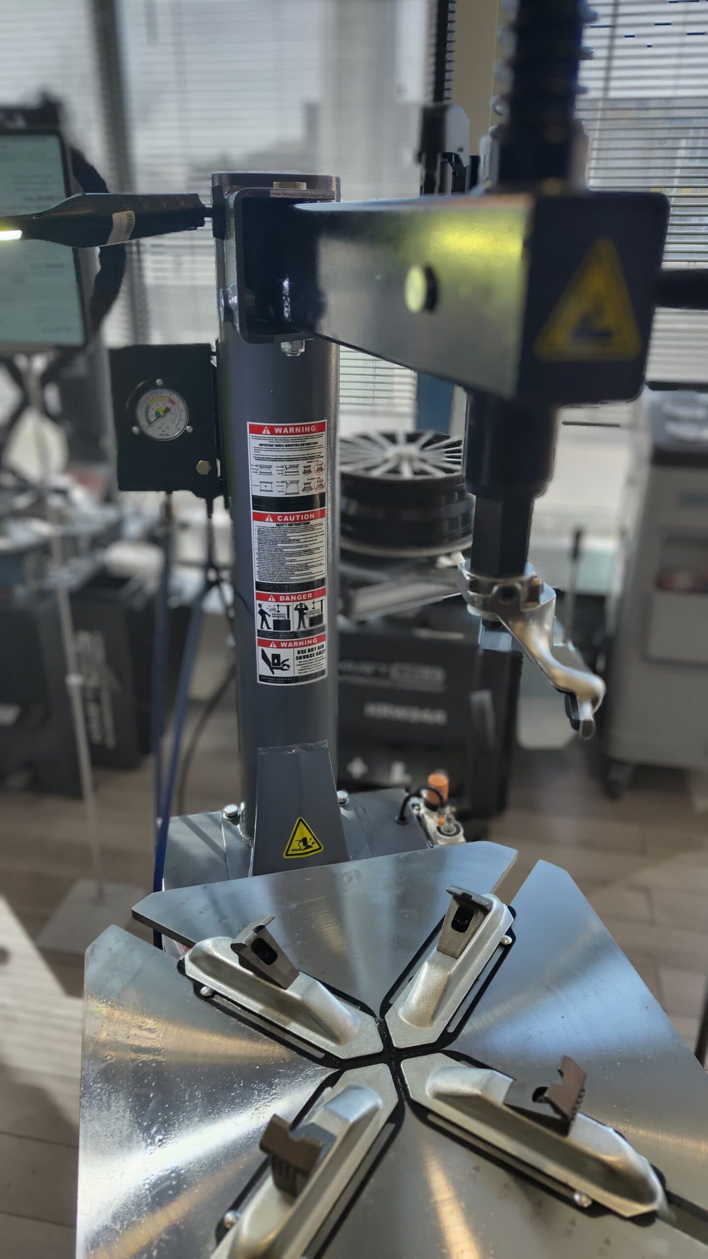 KraftWell MAESTRO 22/220 — панель управления и электродвигатель