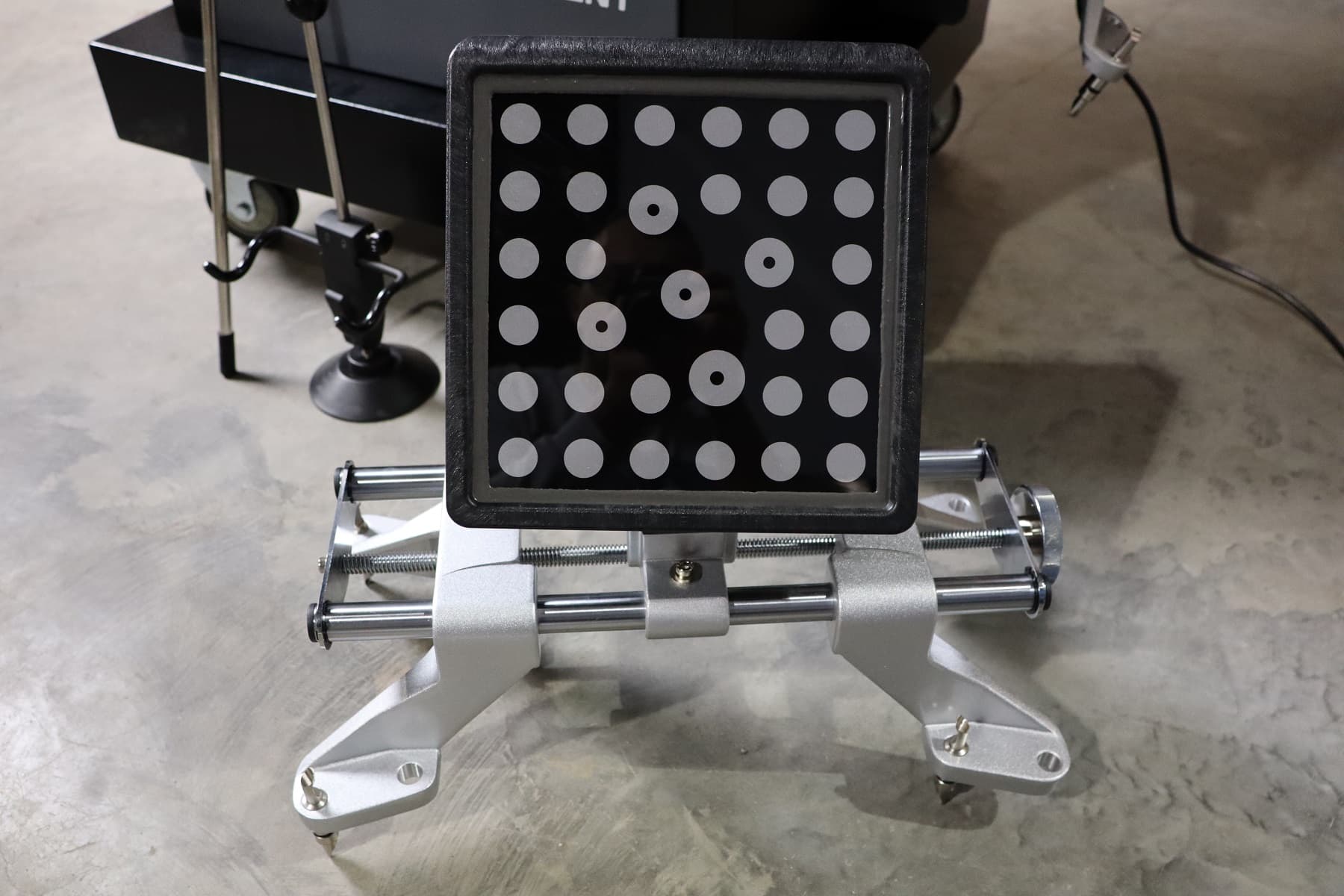 Стенд сход-развал 3D KraftWell KRW3DWA-III — алюминиевая стойка, электролифт