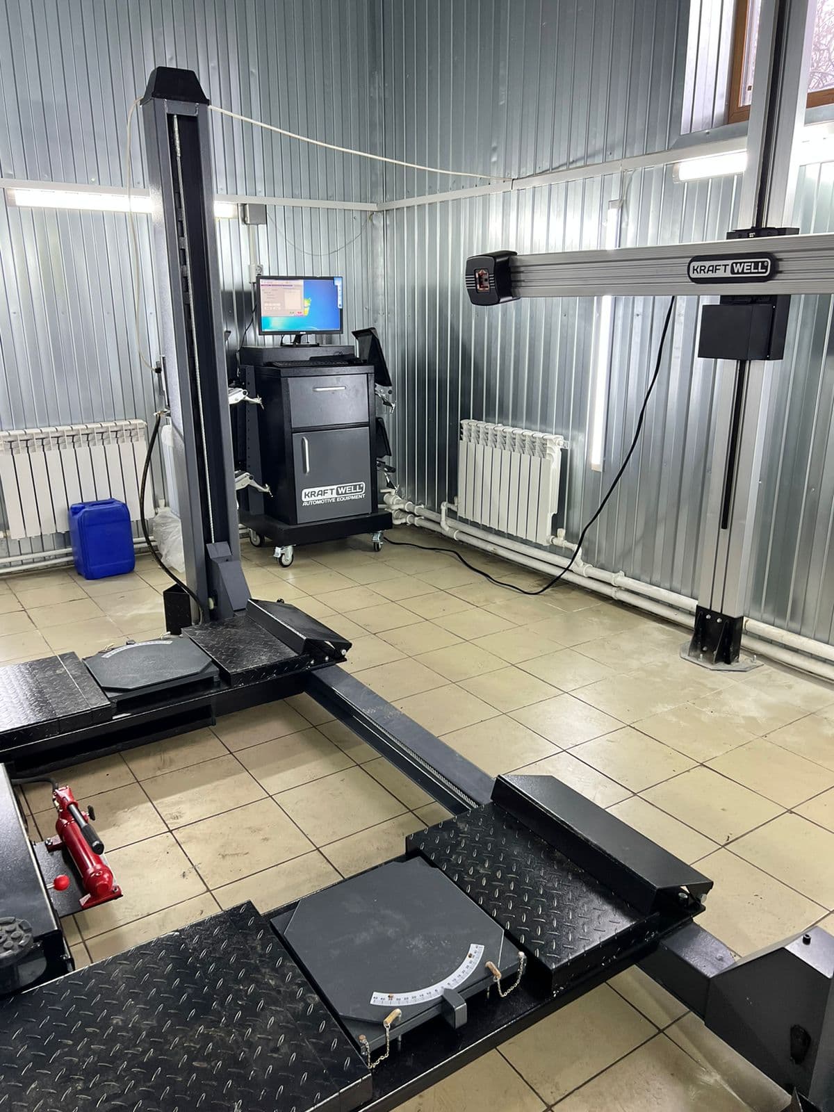 Стенд сход-развал 3D KraftWell KRW3DWA-III — алюминиевая стойка, электролифт