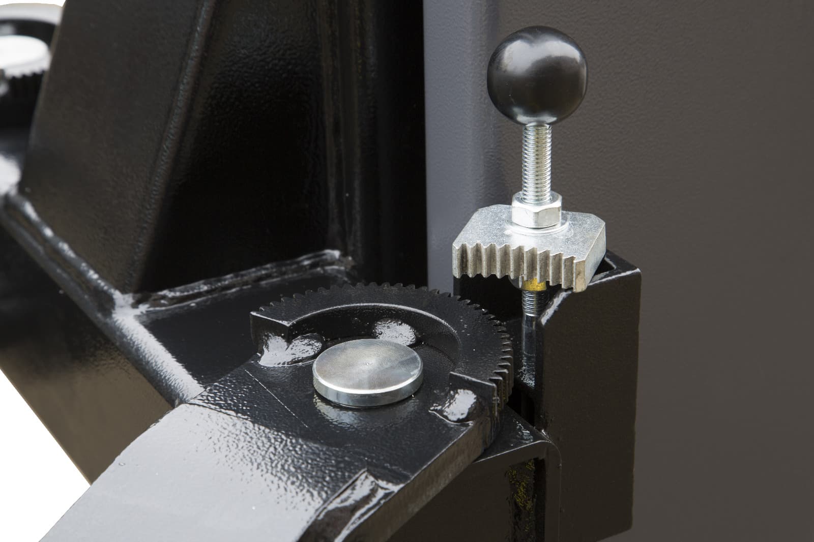 Подъемник автомобильный 4 тонны KraftWell CORSO 2A/220