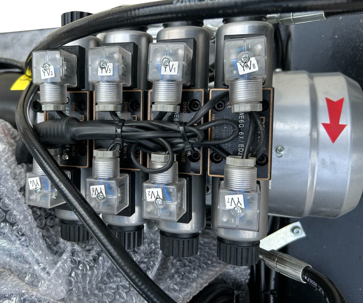KraftWell KRW26M — отжимная лапа для борта грузовой шины
