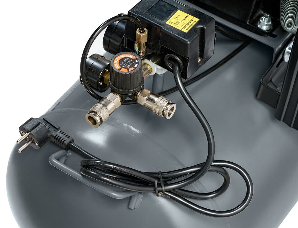 KraftWell KRW-AC420-100L Компрессор поршневой 420 л/мин, 10 бар, 100 л, 380В