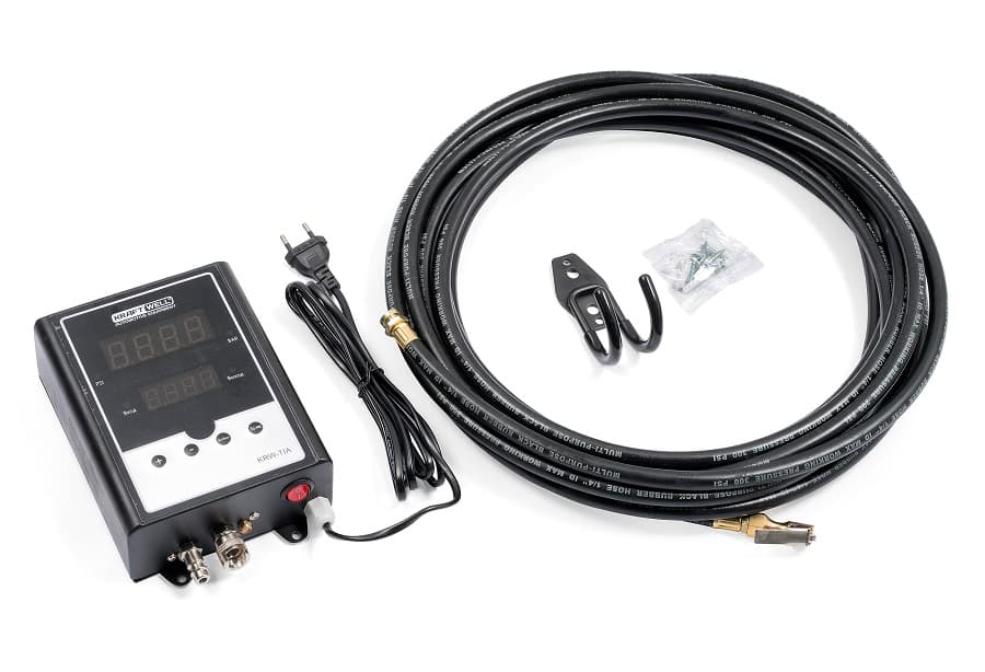 Цифровой пистолет накачки шин KraftWell KRW-TIA на стене