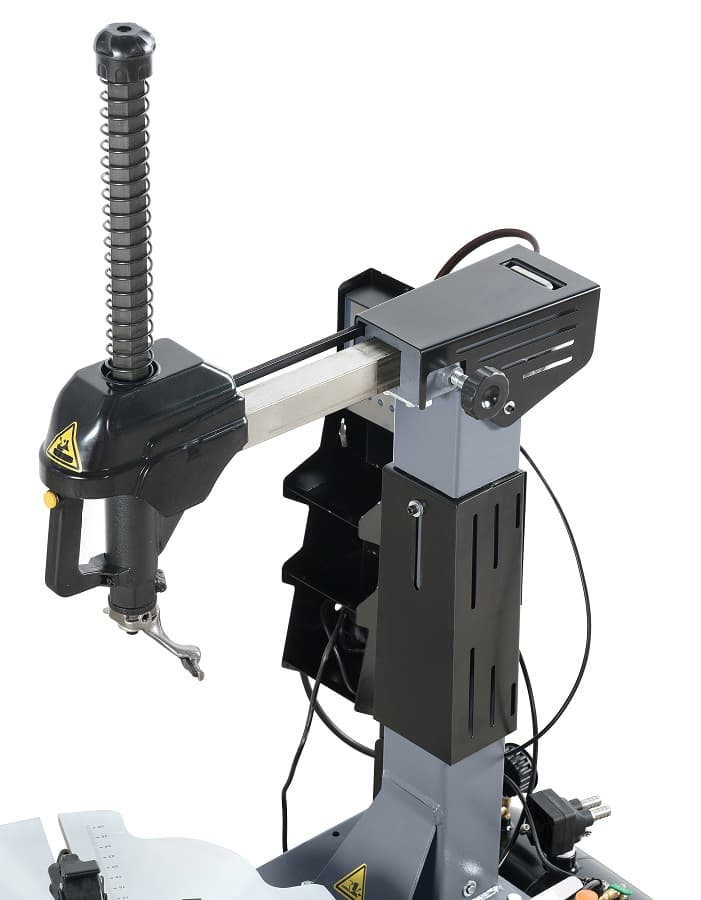 KraftWell KRW28MR — панель управления и педали