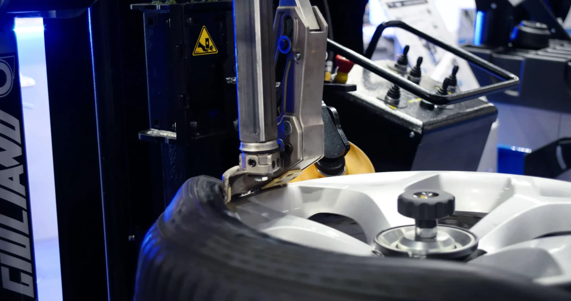 Giuliano T-REC Pro — монтажная головка в рабочем положении