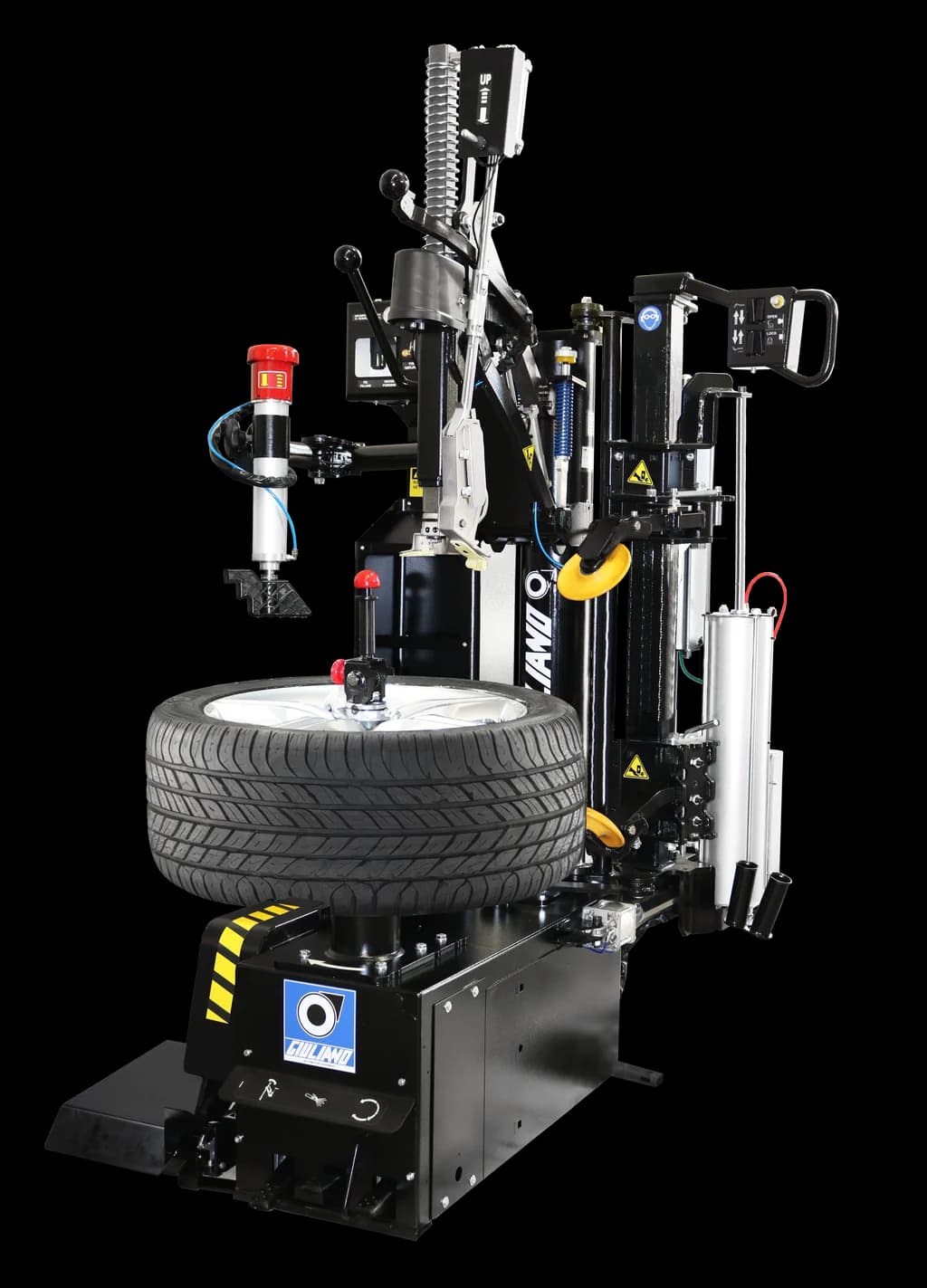 Giuliano S121 — общий вид рабочей зоны, установка колеса