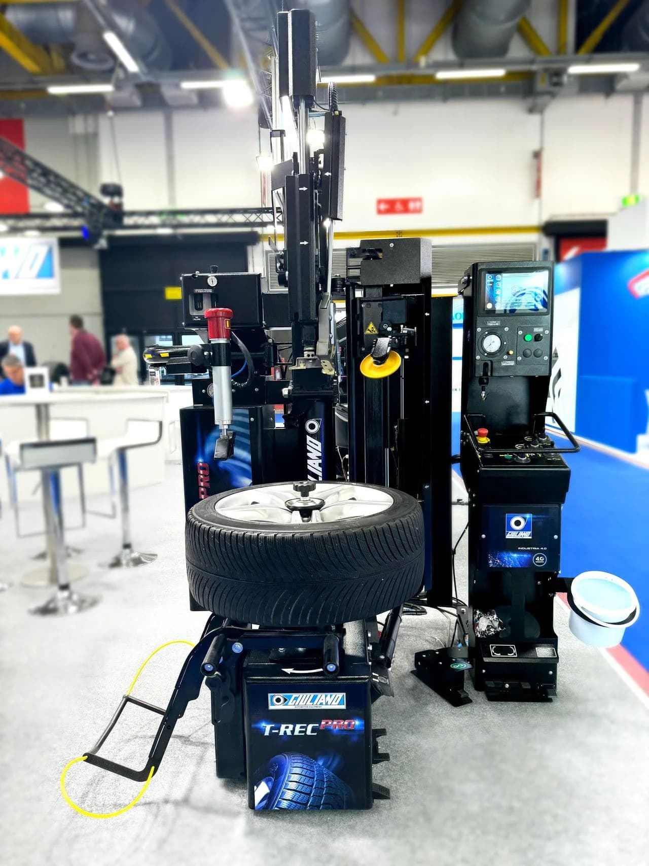 Giuliano T-REC Pro — поворотный стол с кулачками и колесом 30 дюймов