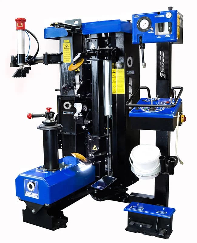 Шиномонтажный станок Giuliano JBOSS — общий вид суперавтомата с XTool и Twin Lasers