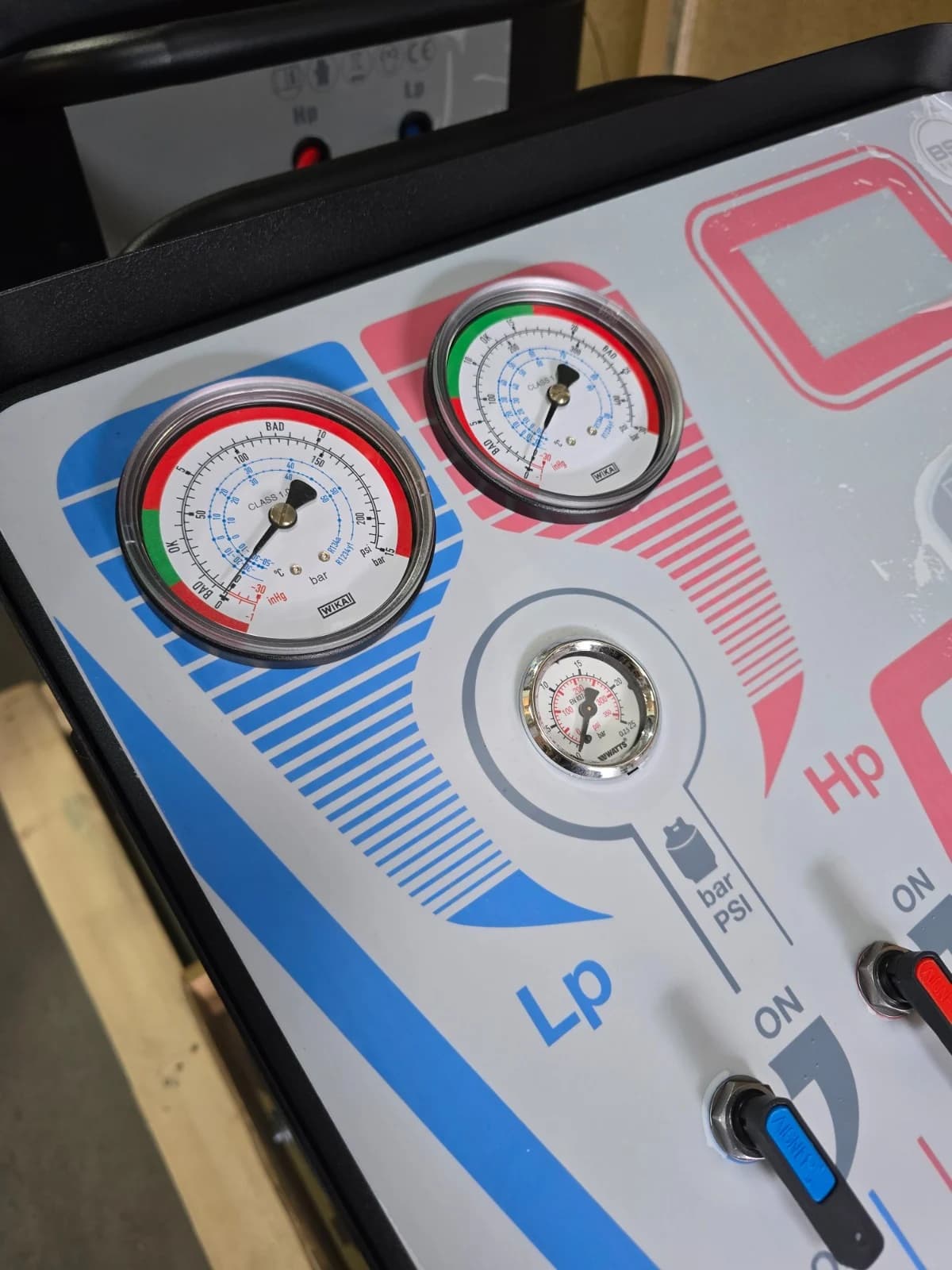 Автоматическая станция для заправки кондиционеров SPIN CLEVER ADVANCE BASIC, арт. 01.018.30 WB