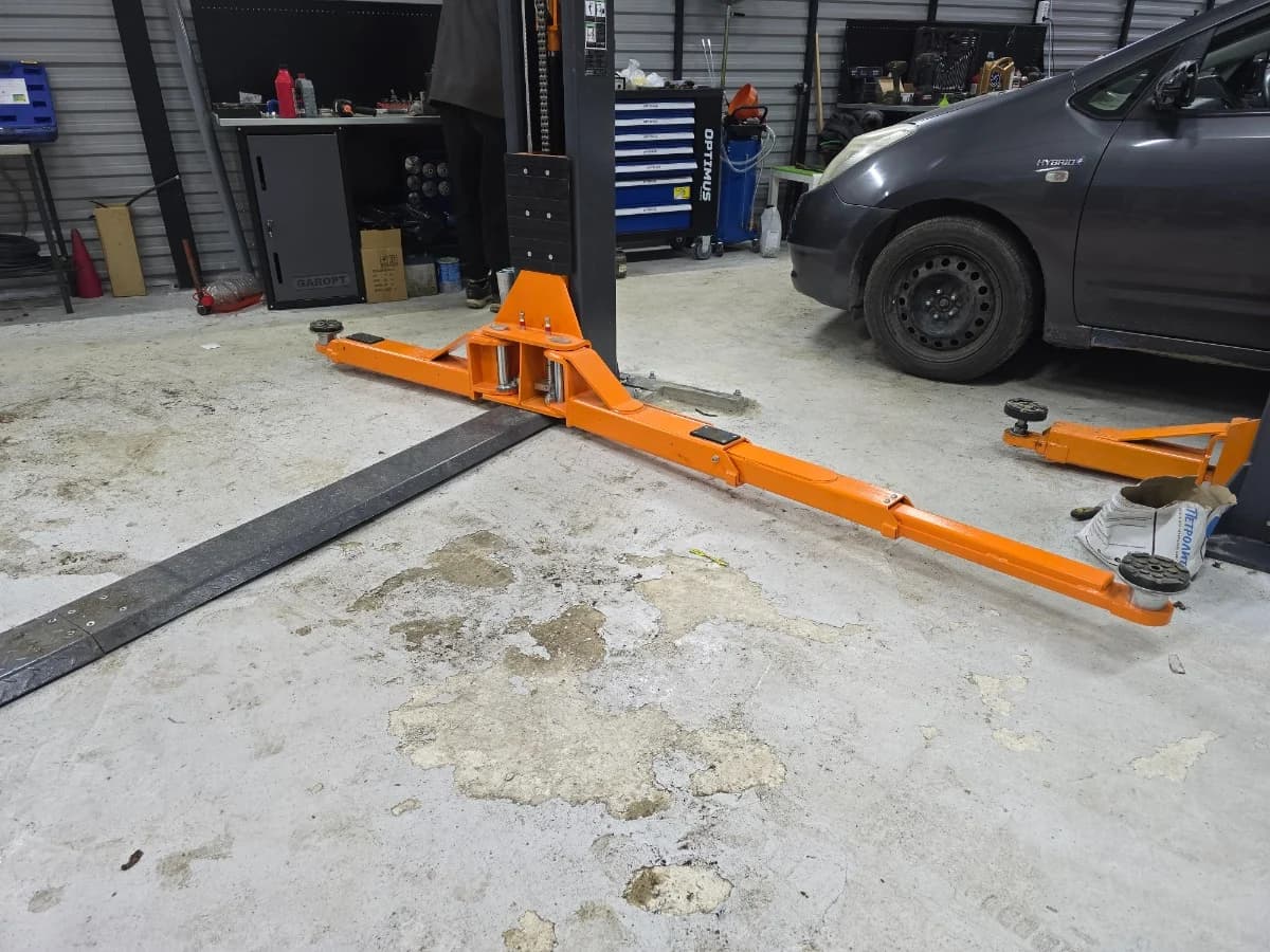 Подъёмник двухстоечный 5 тонн 380 В Wiederkraft WDK-524N