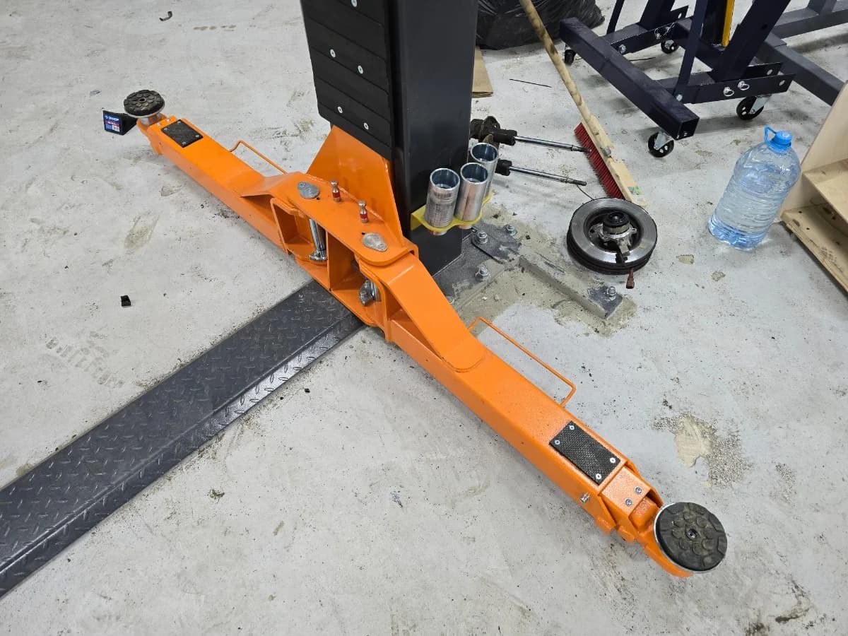 Подъёмник двухстоечный 5 тонн 380 В Wiederkraft WDK-524N