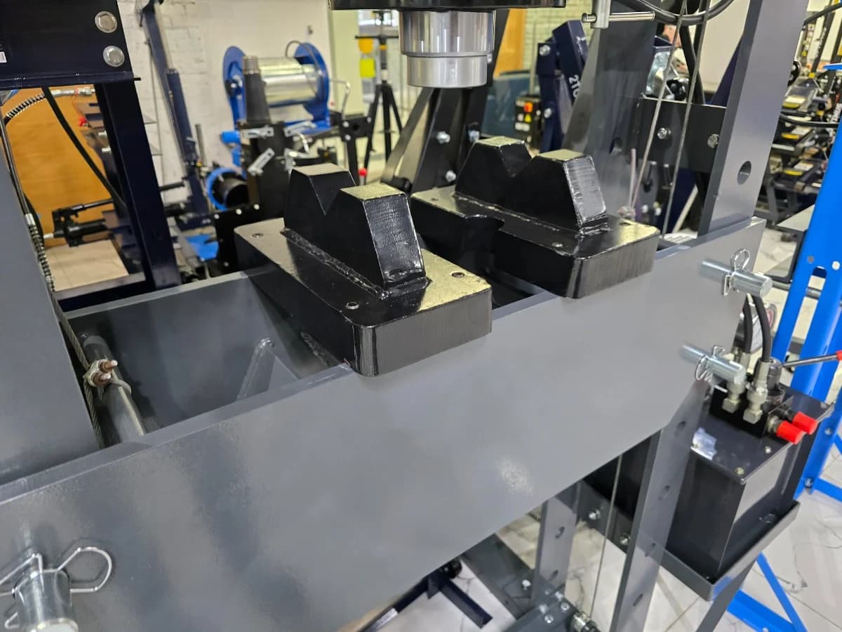 WDK-HP1000A Пневмогидравлический пресс 100 т, рабочий диапазон 0-900 мм