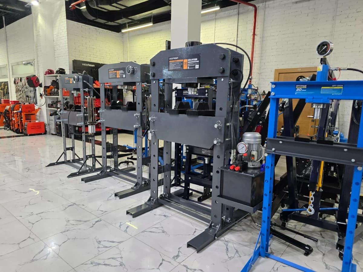 WDK-HP1000A Пневмогидравлический пресс 100 т, рабочий диапазон 0-900 мм