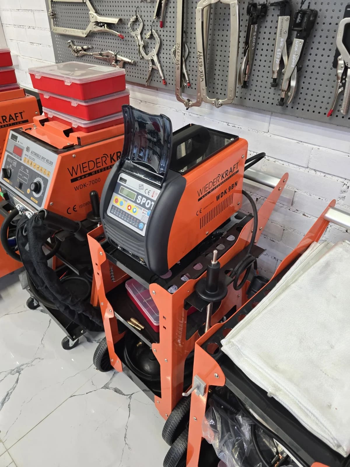 Споттер многофункциональный на тележке 3800А Wiederkraft WDK-9B