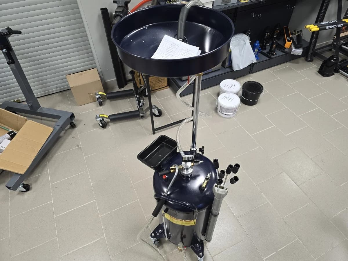 Установка маслосменная 80 л воронка 20 л + откачка через щуп Wiederkraft WDK-89282