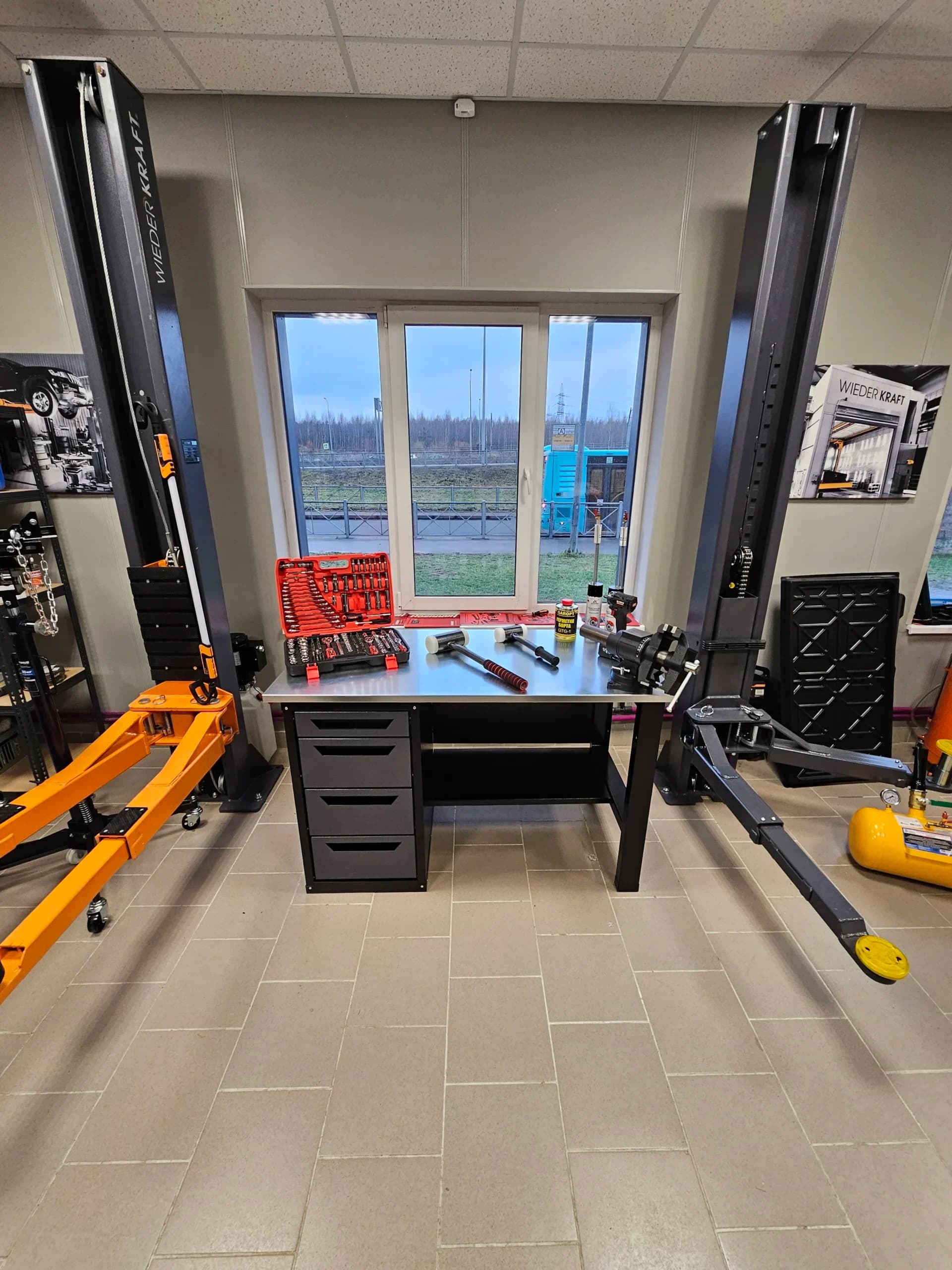 Верстак слесарный однотумбовый 4 ящика серый 1400 Garopt GT1400STY4.grey