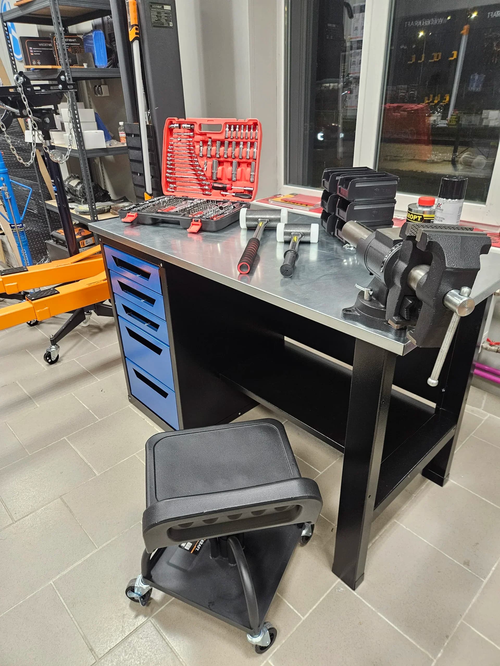 Верстак слесарный однотумбовый 5 ящиков синий 1400 Garopt GT1400STY5.blue