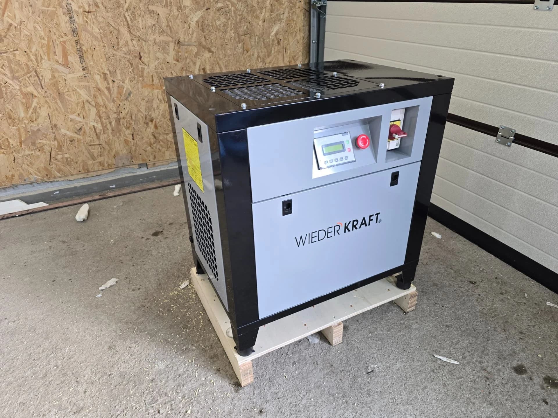 Винтовой компрессор 1000 л/мин, 10 бар, 7,5 кВт Wiederkraft WDK-SG7510