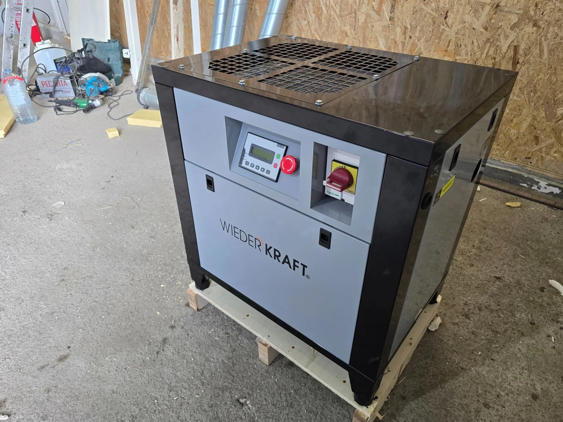 Винтовой компрессор 1000 л/мин, 10 бар, 7,5 кВт Wiederkraft WDK-SG7510