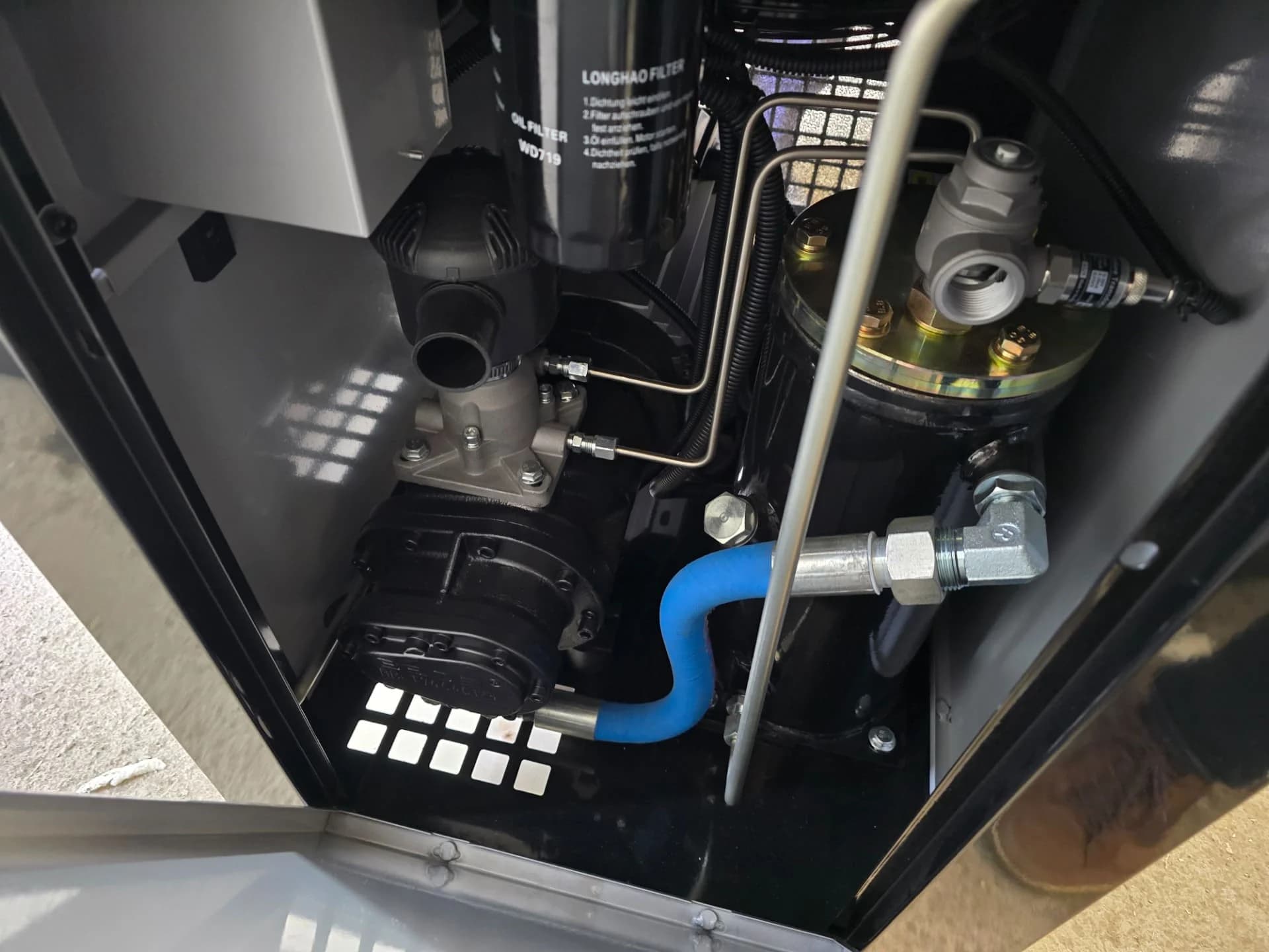 Винтовой компрессор 1000 л/мин, 10 бар, 7,5 кВт Wiederkraft WDK-SG7510