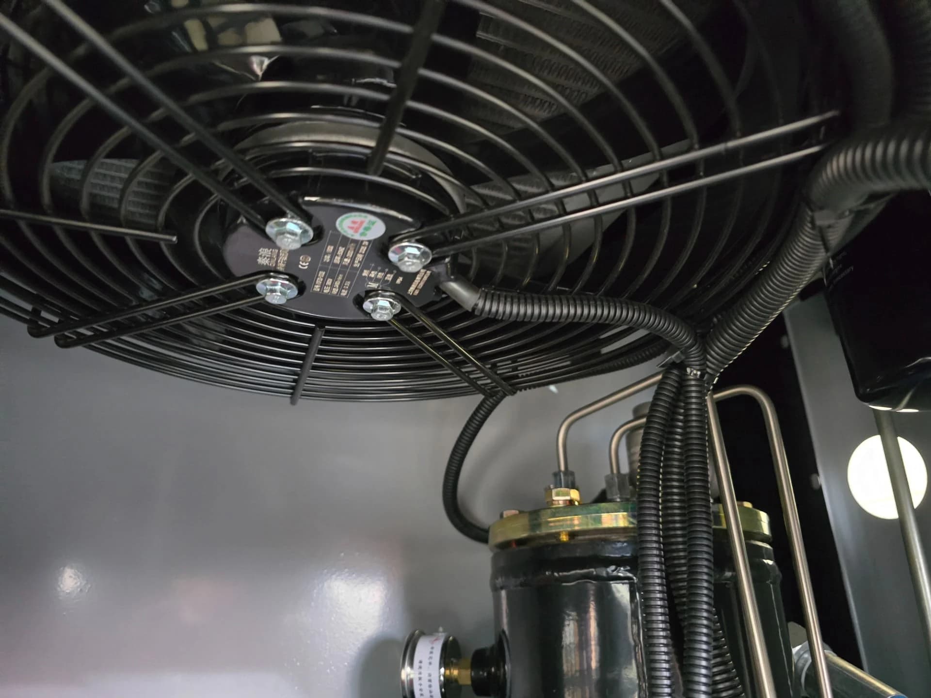 Винтовой компрессор 1000 л/мин, 10 бар, 7,5 кВт Wiederkraft WDK-SG7510