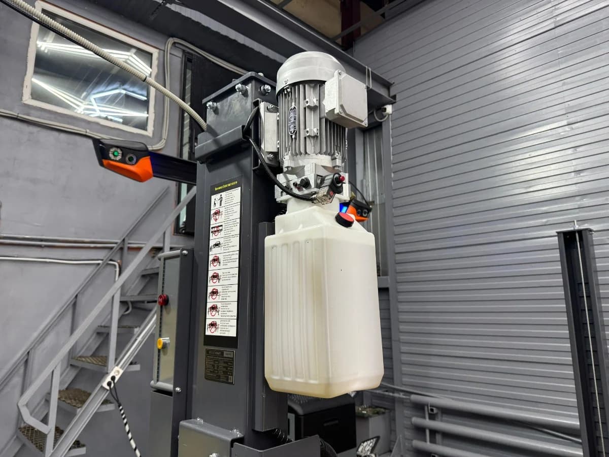 Четырёхстоечный гидравлический подъёмник 5 тонн Wiederkraft WDK-545