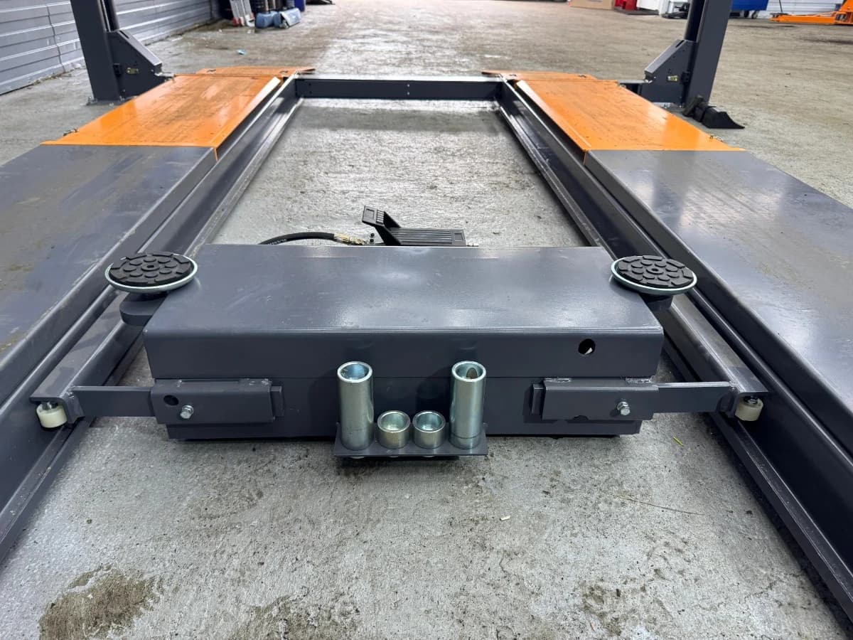 Четырёхстоечный гидравлический подъёмник 5 тонн Wiederkraft WDK-545