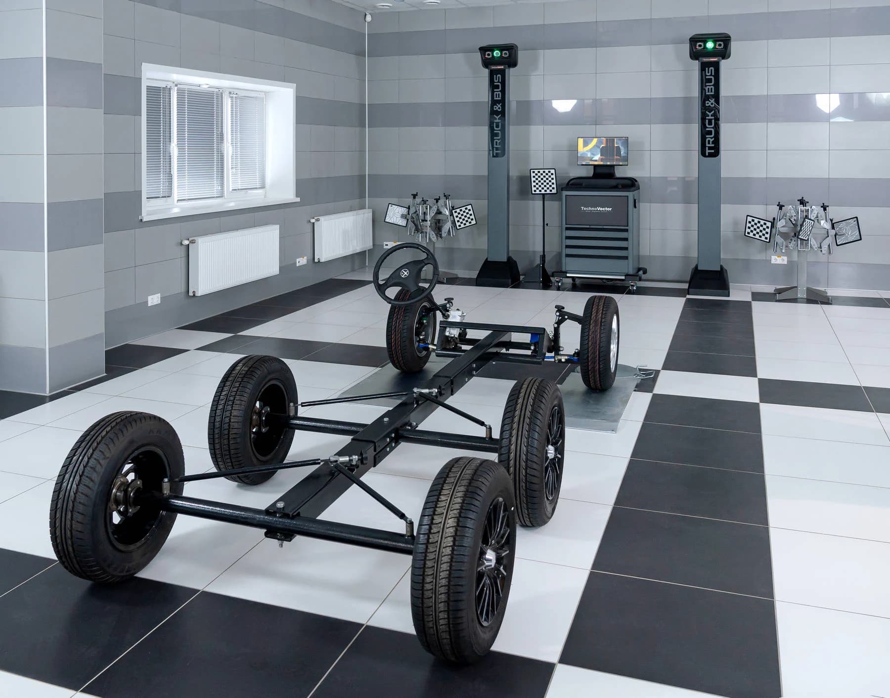 Стенд сход-развал грузовой ТехноВектор 7 Truck 7204 HTS6 — стационарный, 6 осей