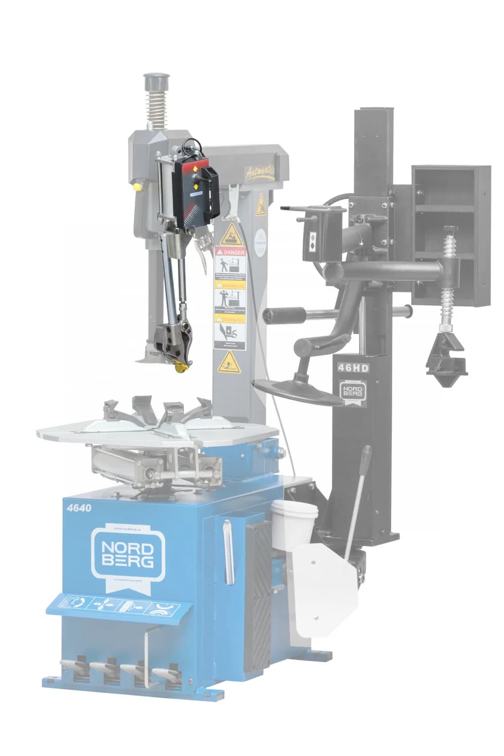 Третья рука Nordberg 46HA на станке