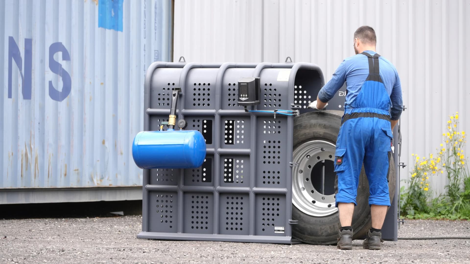 Клеть NORDBERG 46TC12 — для накачки грузовых колёс до 12 бар Ø118 см с бустером и автоподкачкой