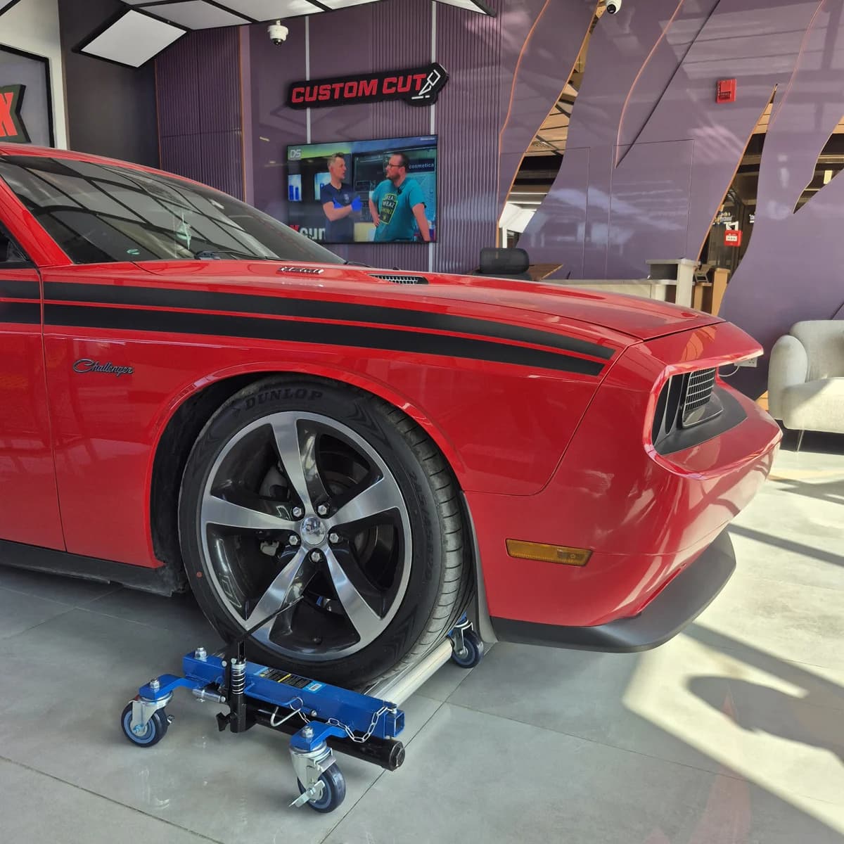 Тележка гидравлическая для перемещения автомобиля