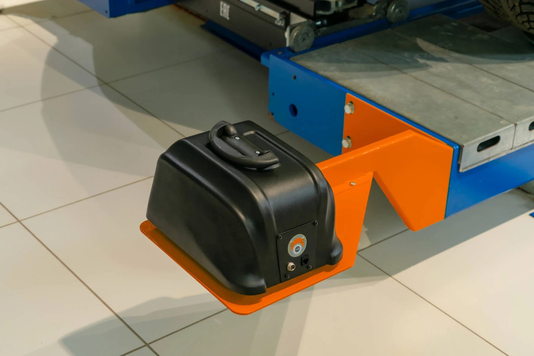 Стенд сход-развал 3D ТехноВектор 7202 MC — мобильный, 2 камеры, стойка Light