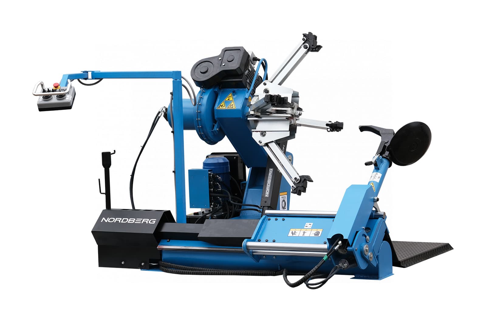 NORDBERG 46TRK42 — рабочая зона с трапами для закатывания колеса