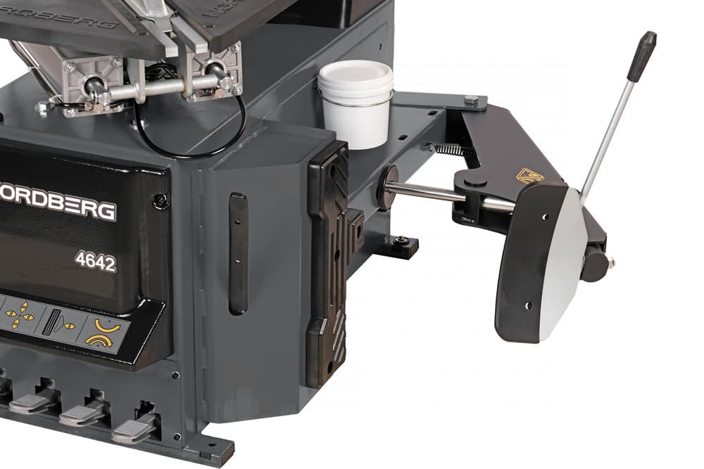 NORDBERG 4642(G) — вид сбоку, откинутая колонна