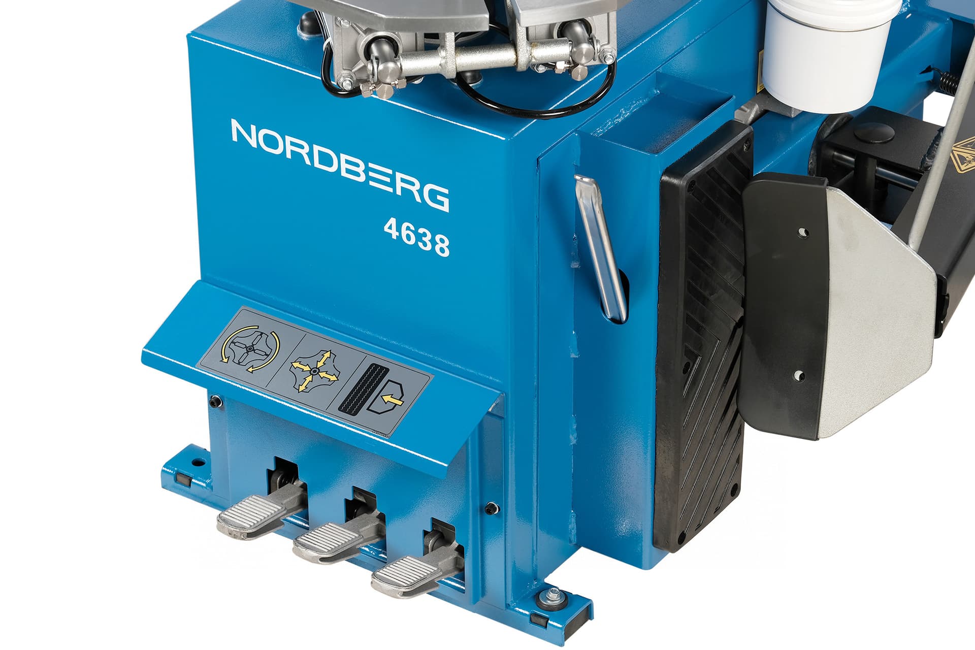 NORDBERG 4638 — монтажная колонна и консоль