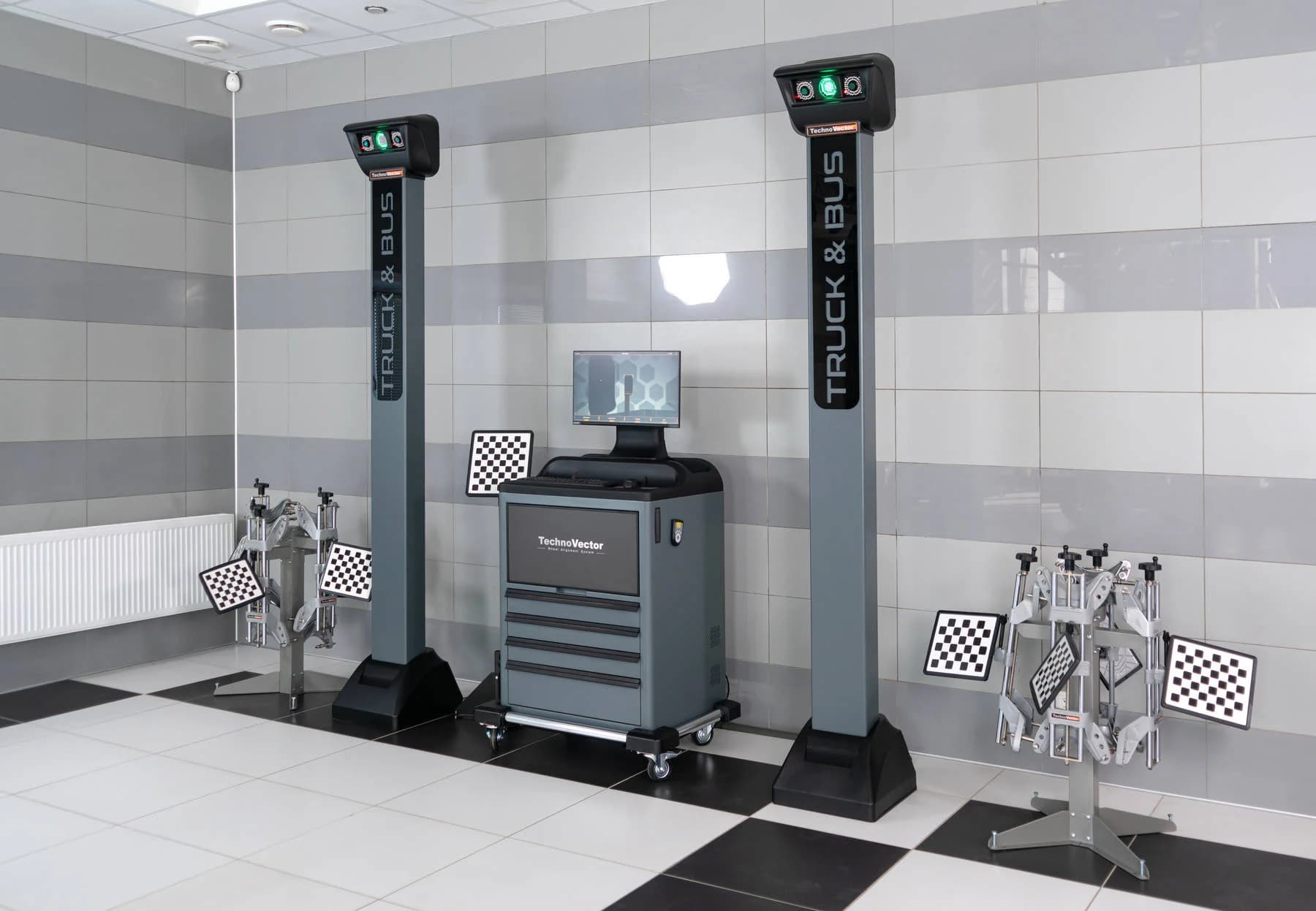 Стенд сход-развал грузовой ТехноВектор 7 Truck 7204 HTS6 — стационарный, 6 осей