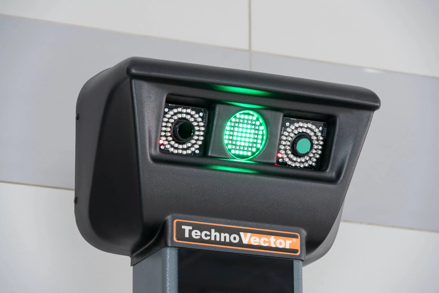 Стенд сход-развал грузовой ТехноВектор 7 Truck 7204 HTS6 — стационарный, 6 осей