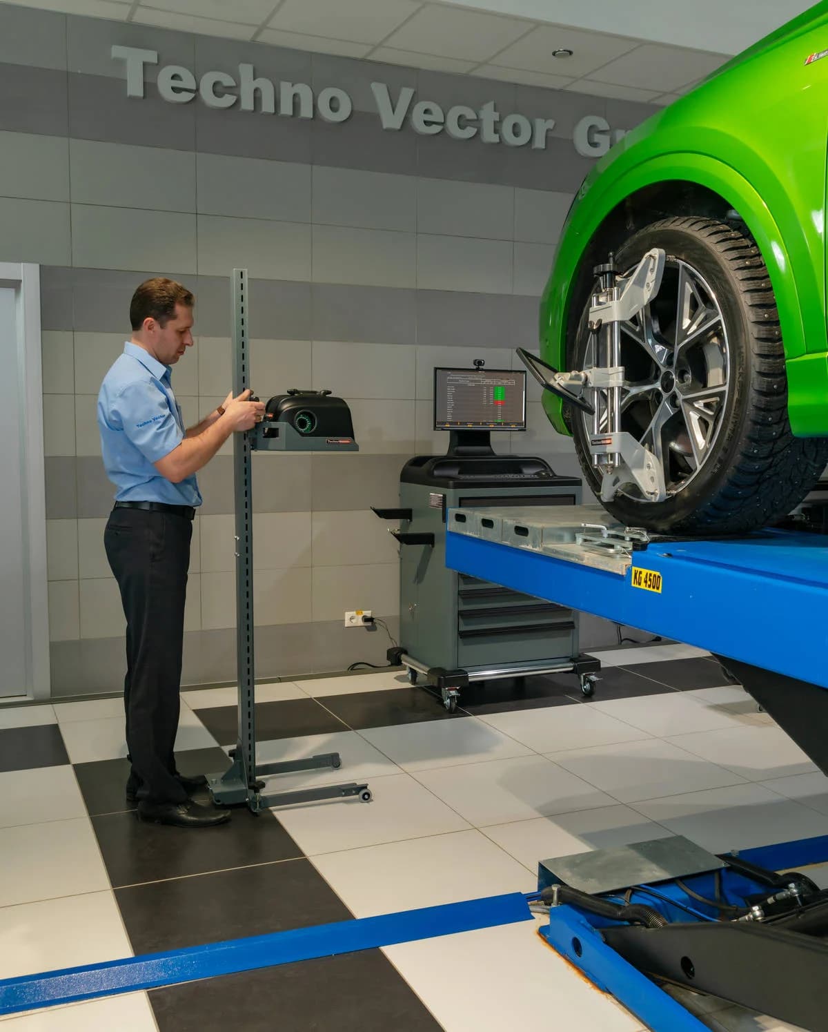 Стенд сход-развал 3D ТехноВектор P 7202 MC — мобильный, 2 камеры, стойка P