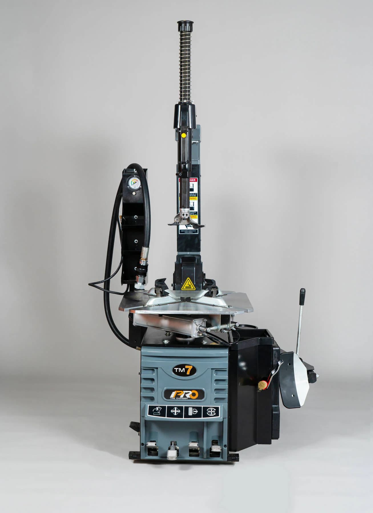 iPRO TM7 — поворотный стол с кулачками и накладками