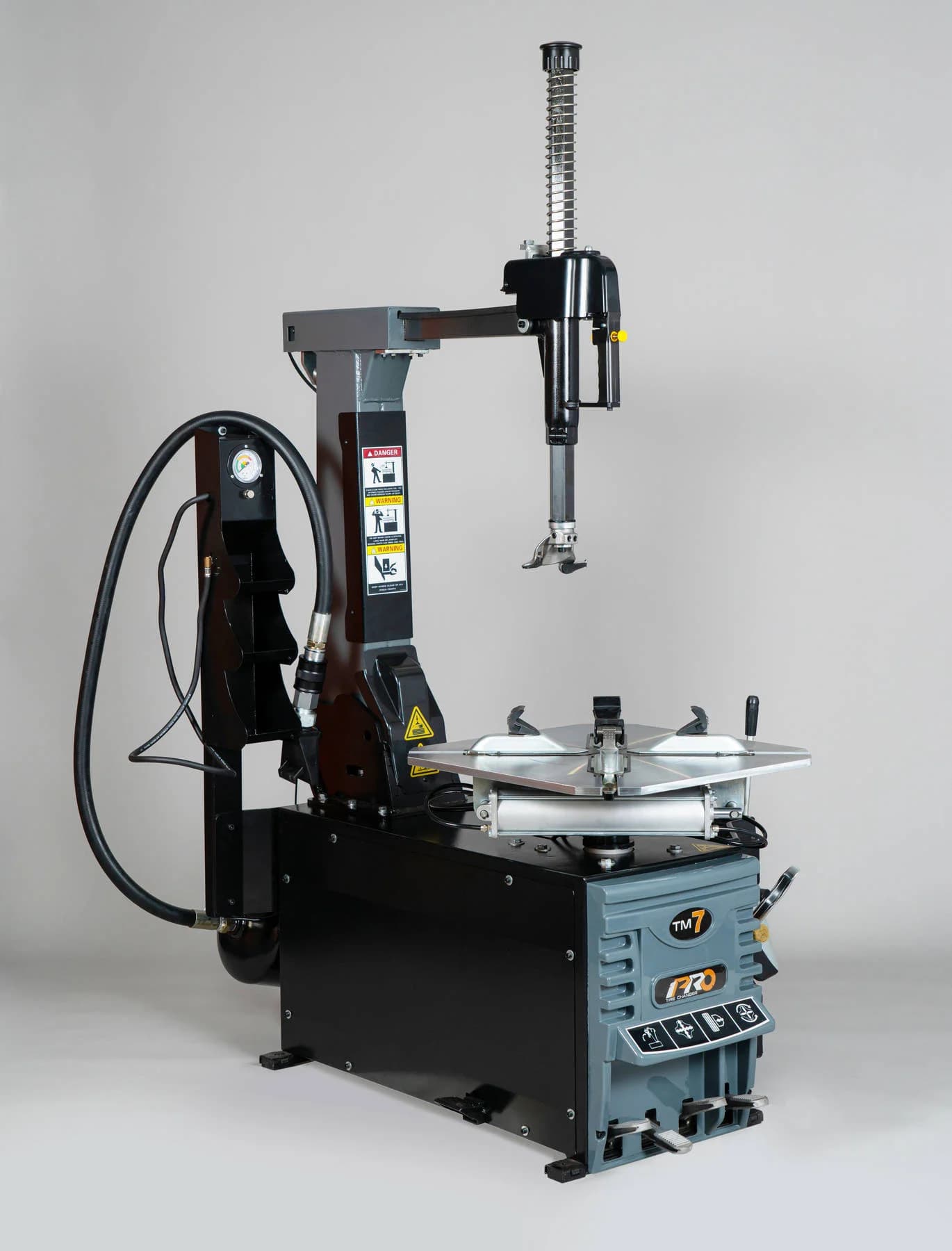 iPRO TM7 — монтажная колонна с пневматическим откидыванием