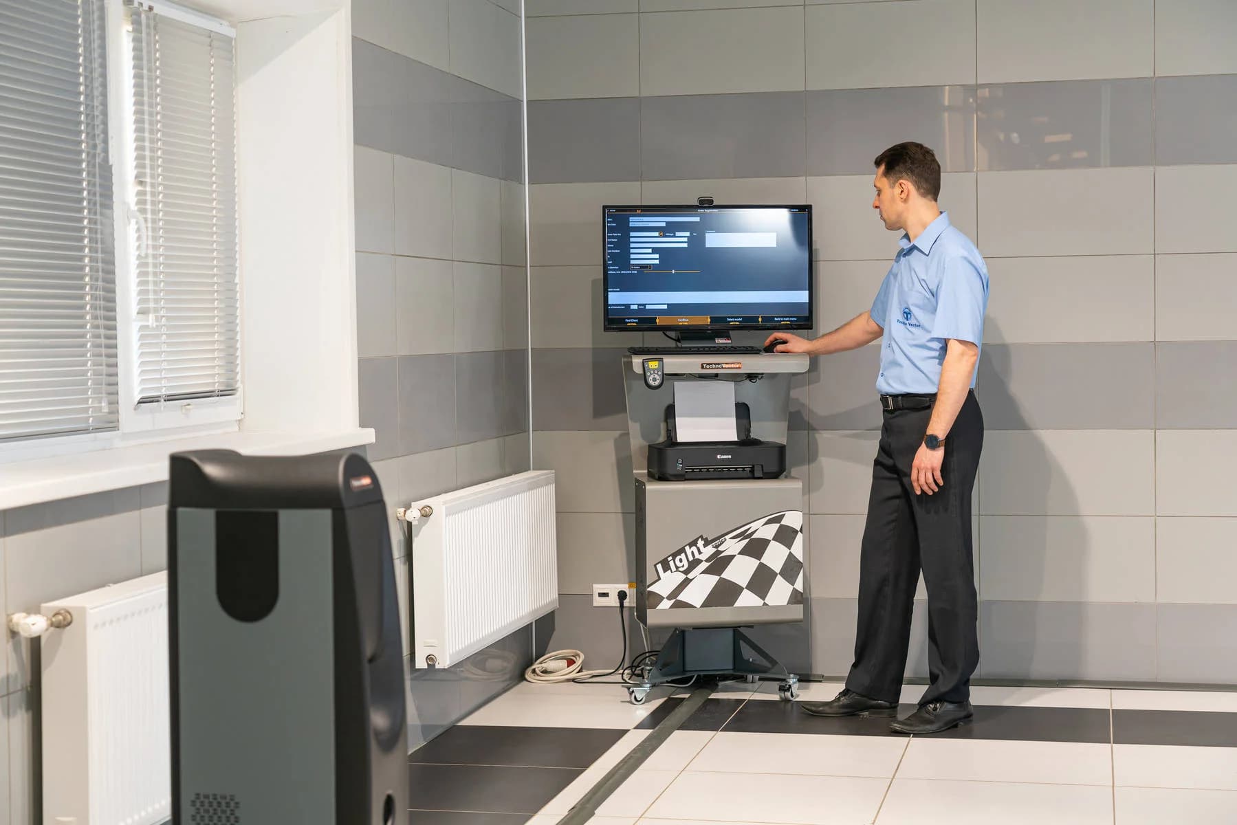 Стенд проездного контроля ТехноВектор 8 T 8102 VELOX — бесконтактный, 1 мост