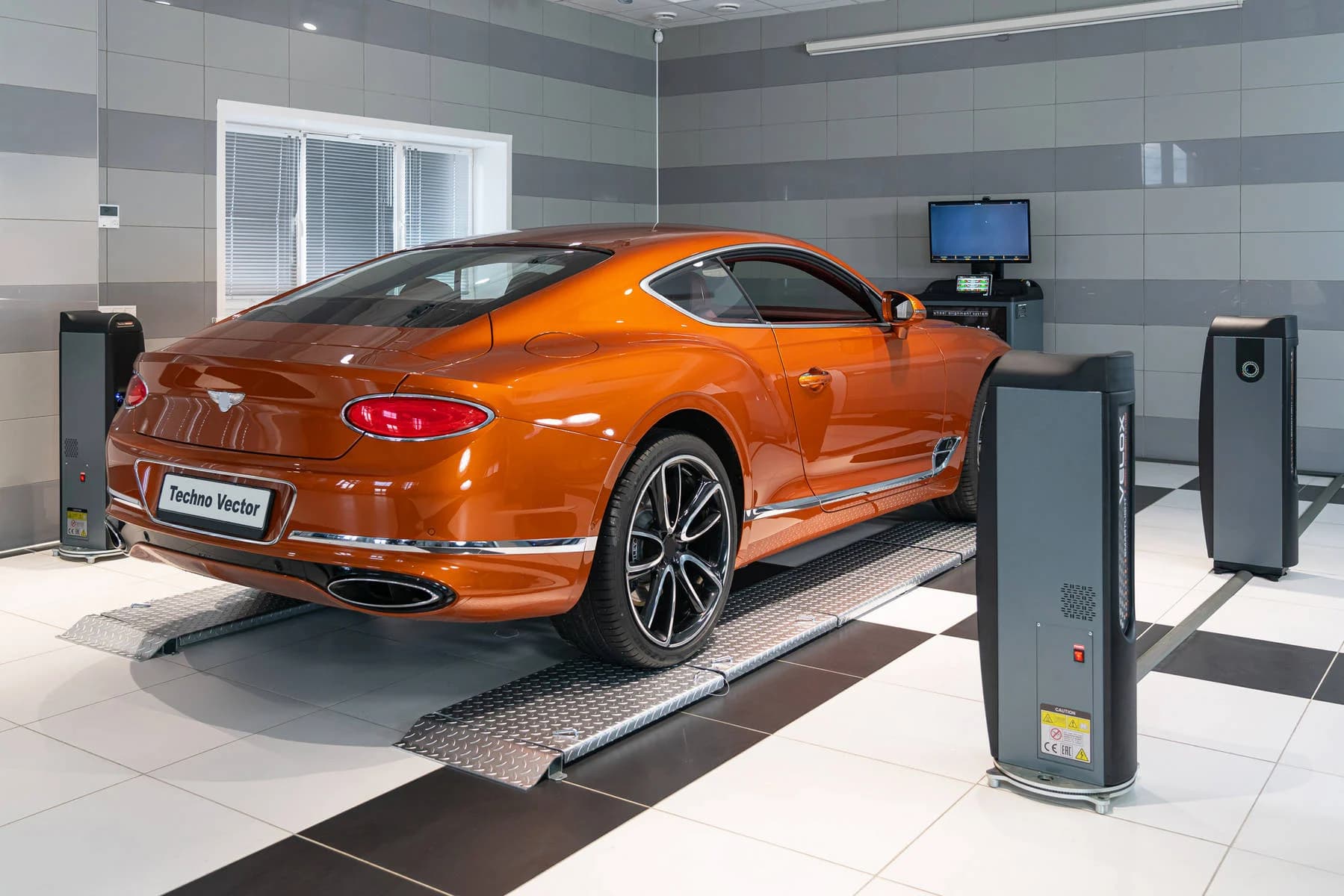 Стенд проездного контроля ТехноВектор 8 T 8214 VELOX — 10 камер, 2 моста