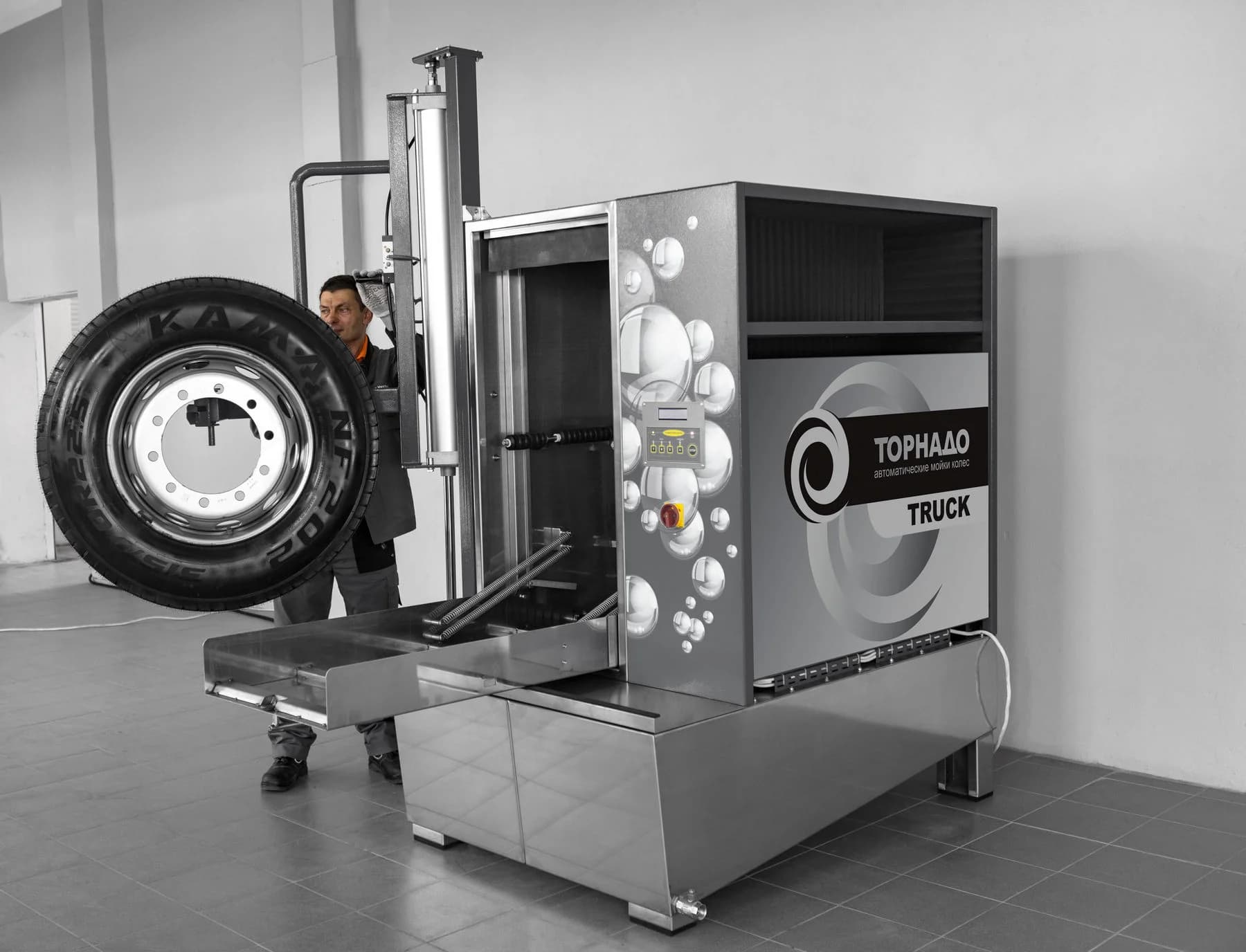 Мойка колёс ТОРНАДО Truck — грузовая, без нагрева, пневмолифт