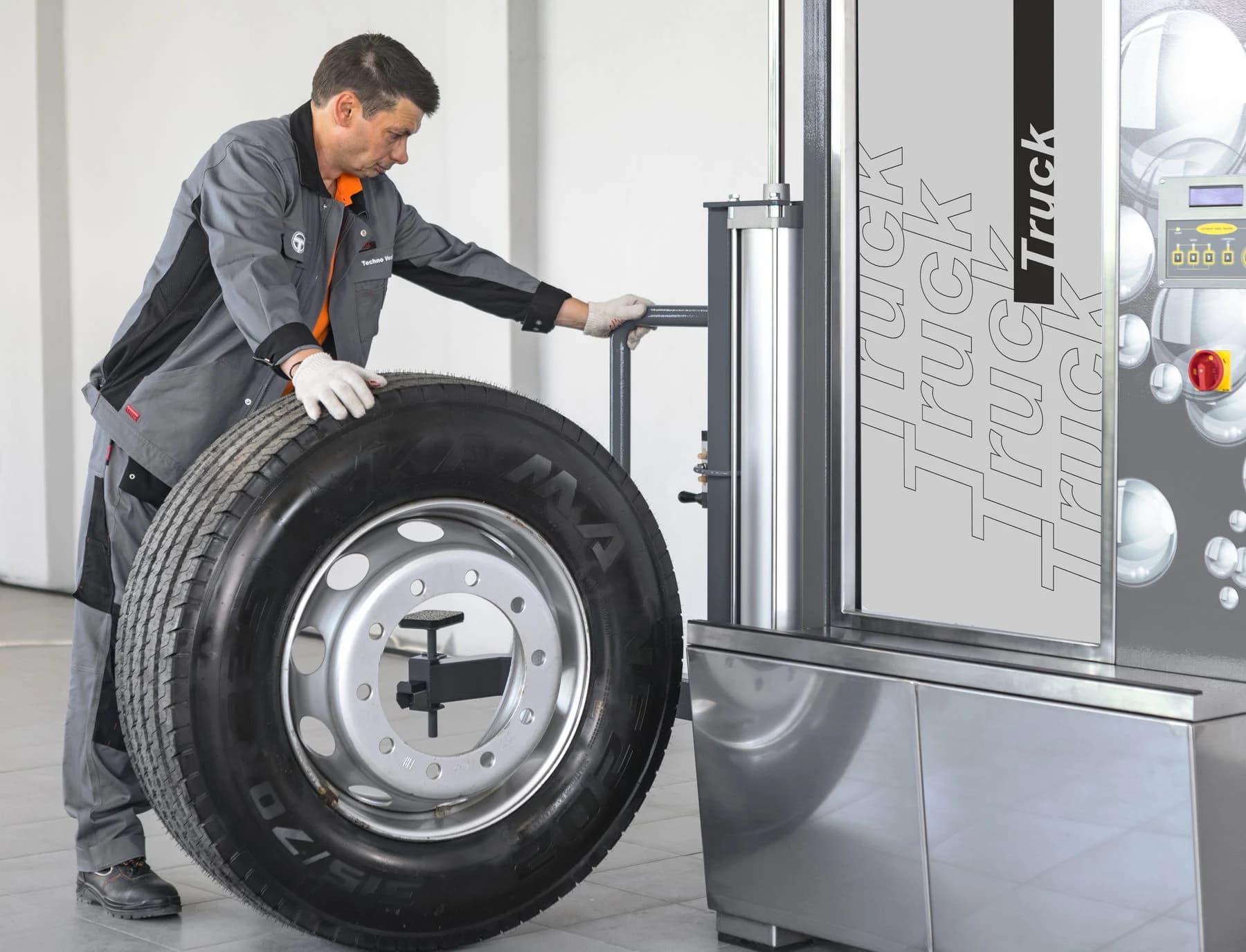 Мойка колёс ТОРНАДО Truck — грузовая, без нагрева, пневмолифт