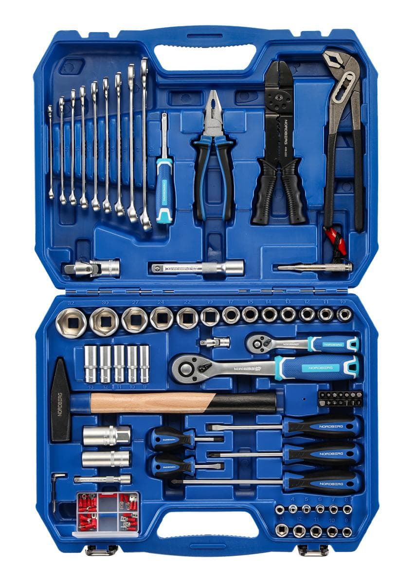 Набор инструментов 100 предметов в раскрытом кейсе