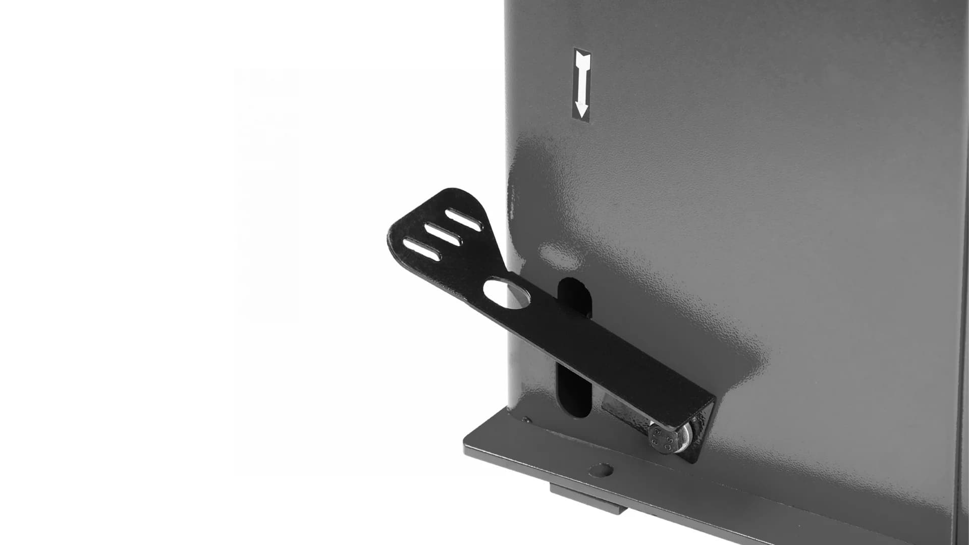 NORDBERG 4523C — шильдик с техническими характеристиками