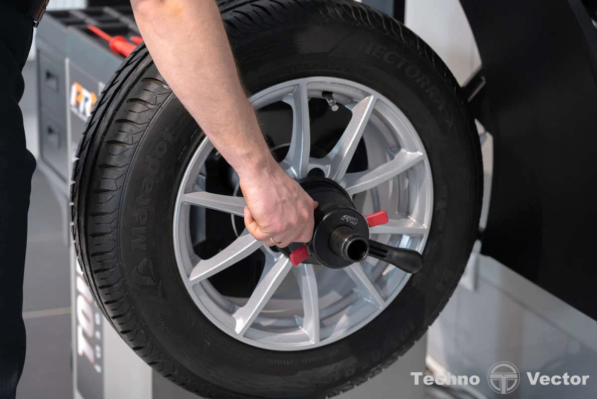 iPRO BM4 — конусы в комплекте поставки