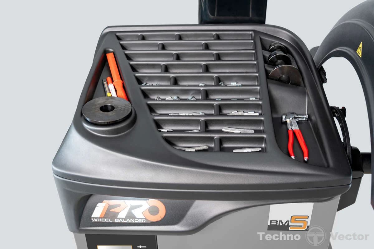 iPRO BM5 — многофункциональная клавиатура с джойстиком