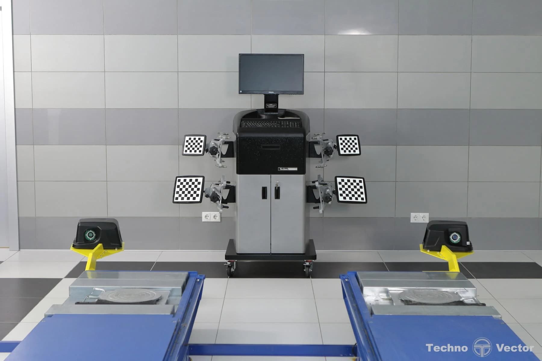 Мобильный стенд сход-развал ТехноВектор T 7202 MC — общий вид